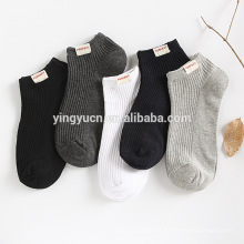 Unissexo Custom Fashion Feminino / Masculino Embalado Barato Men Short Ankle Socks Stock Lots Board Sock